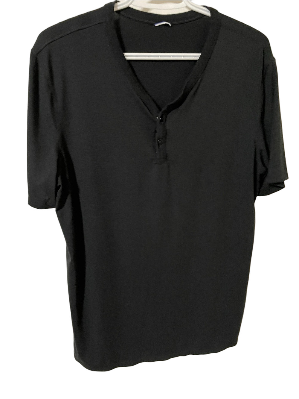 Kit and Ace Black Short-Sleeve Henley Size Large